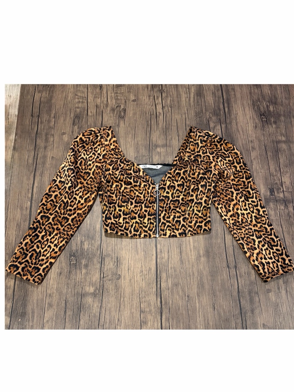 Zara 3/4 Sleeve Sweetheart Neck Zip Up Crop Top Cheetah Print Small Long Sleeve